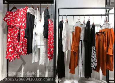 深圳品牌女装埖坢19新款黑色蕾丝镂空连衣裙 广州白马服装批发市场的时尚风潮