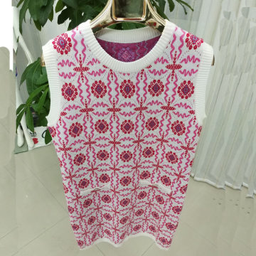 优雅与品质的完美结合 解析羊毛高级定制小香风提花无袖针织连衣裙