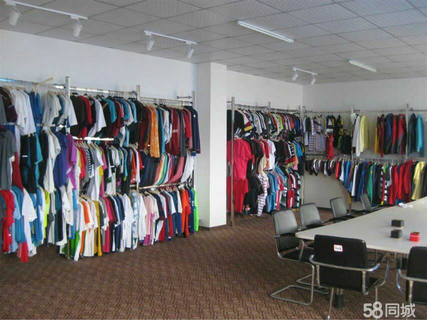 江西渝赣服饰鞋帽批发 链接东西部的时尚商贸枢纽